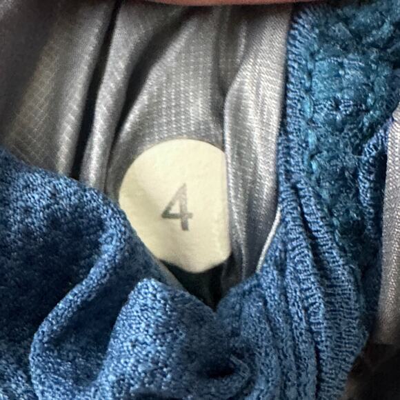 Lululemon Fluffin Awesome Down Puffer Jacket Women’s 4 Blue Hooded Full Zip READ - Picture 4 of 16